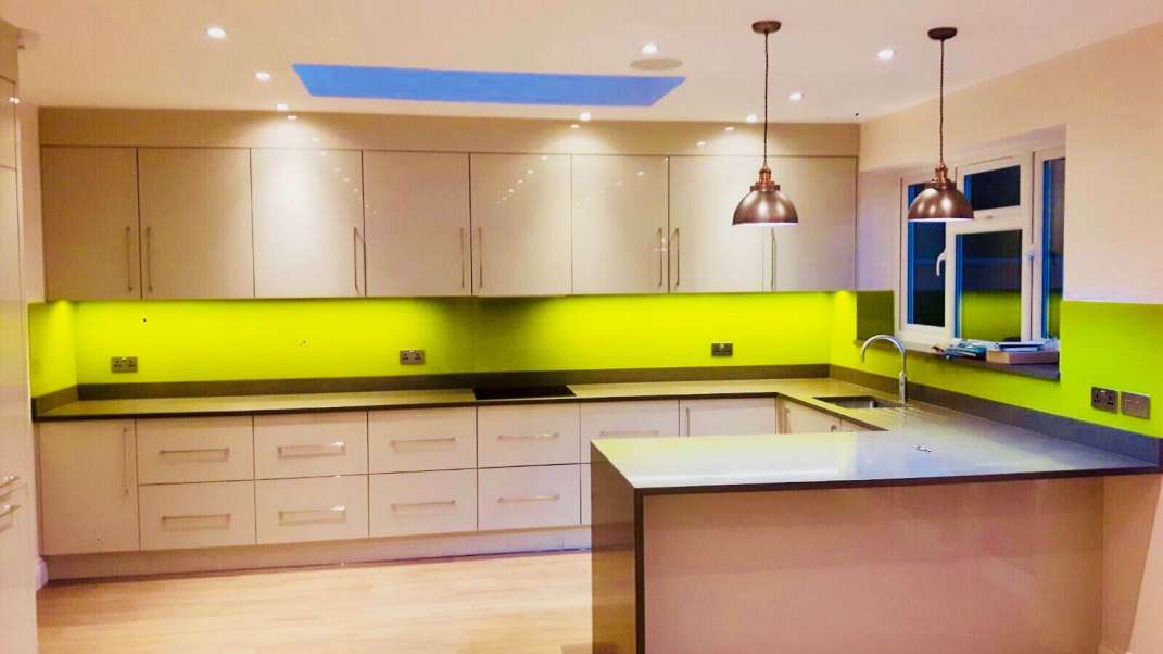 Stunning glass splashback